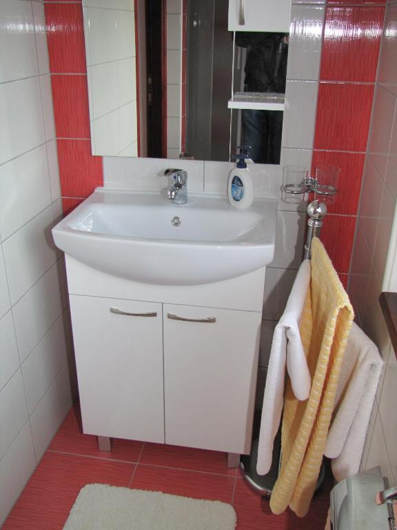 Rooms Marijana Obrovac Slunj Habitación foto